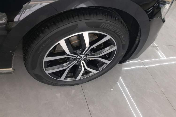 Used Volkswagen Magotan 2020 330TSI DSG Leading Model Right Rear Wheel Hub