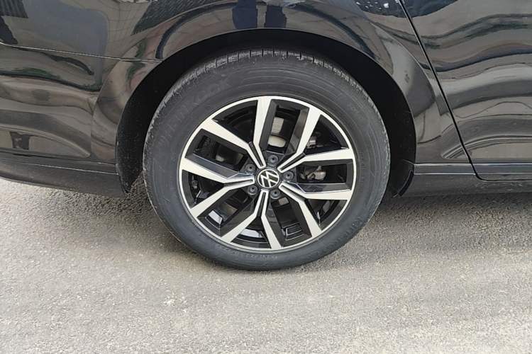 Used Volkswagen Magotan 2020 330TSI DSG Leading Model Right Rear Wheel Hub