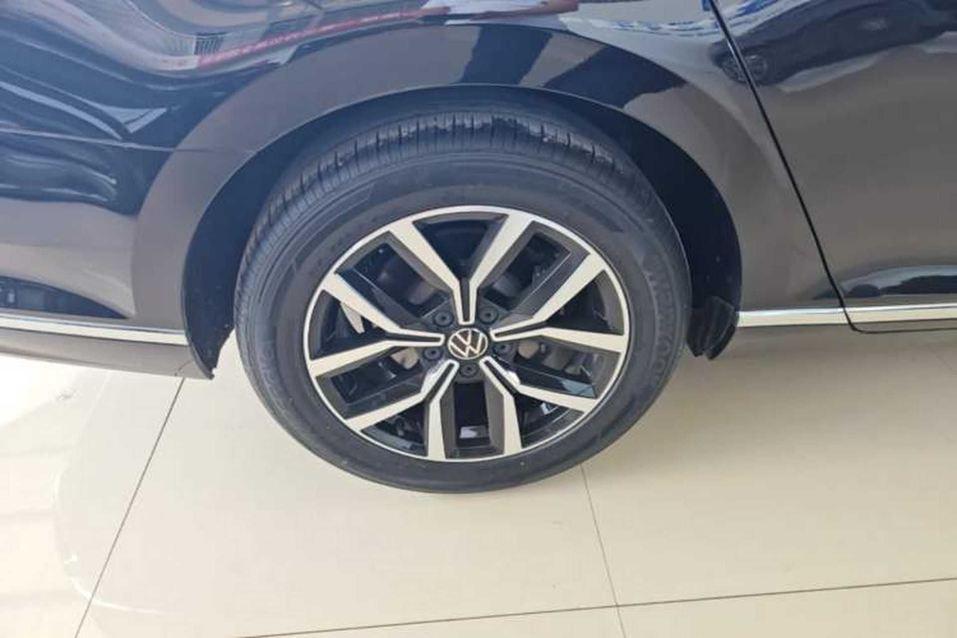 Used Volkswagen Magotan 2020 330TSI DSG Leading Model Right Rear Wheel Hub
