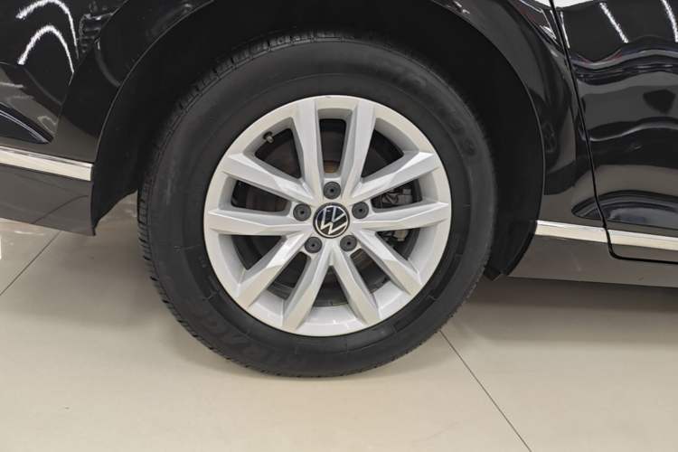 Used Volkswagen Magotan 2020 280TSI DSG Comfort Edition Right Rear Wheel Hub
