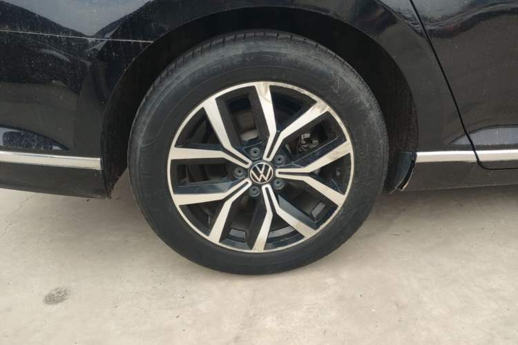 Used Volkswagen Magotan 2020 280TSI DSG Comfort Edition Right Rear Wheel Hub
