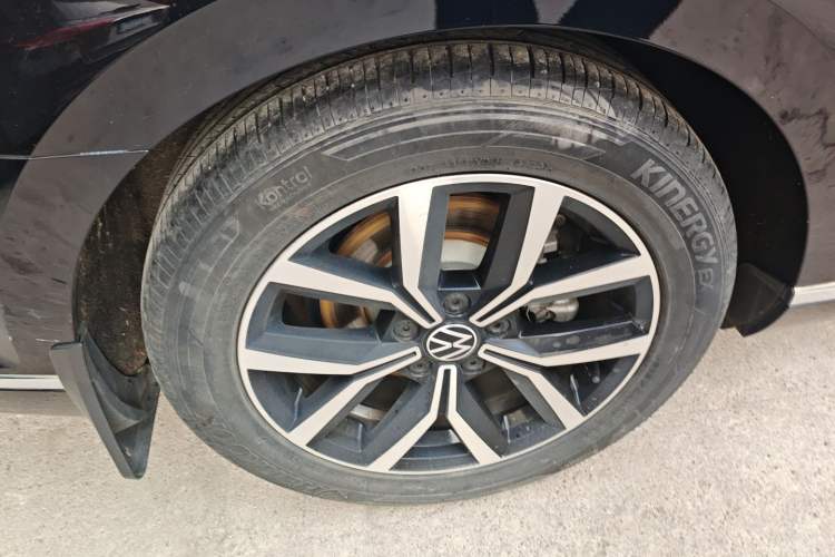 Used Volkswagen Magotan 2020 330TSI DSG Leading Model Right Rear Wheel Hub