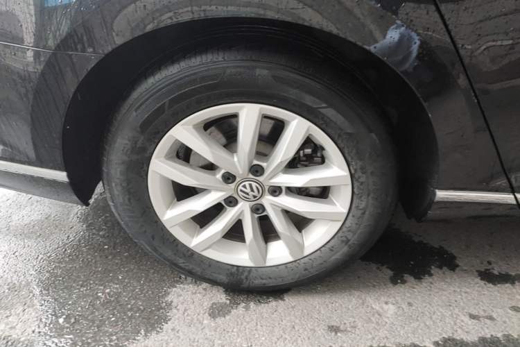 Used Volkswagen Magotan 2020 280TSI DSG Comfort Edition Right Rear Wheel Hub