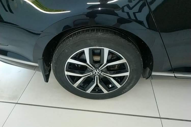 Used Volkswagen Magotan 2020 330TSI DSG Leading Model Right Rear Wheel Hub