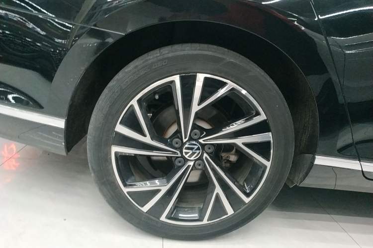 Used Volkswagen Magotan 2020 330TSI DSG Luxury Edition Right Rear Wheel Hub