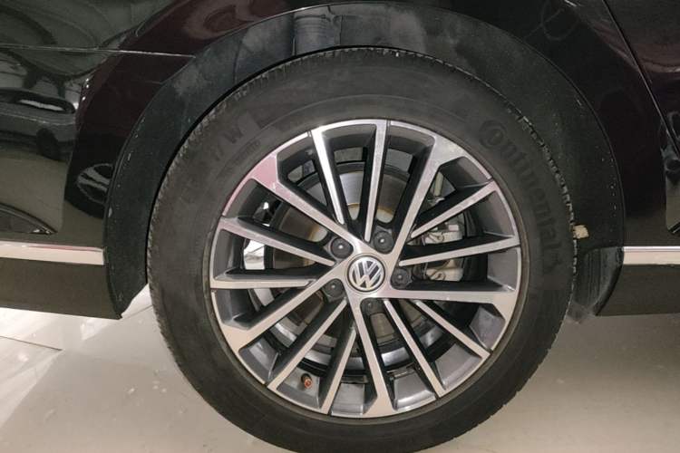 Used Volkswagen Magotan 2020 330TSI DSG Luxury Edition Right Rear Wheel Hub