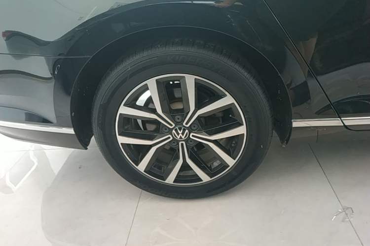Used Volkswagen Magotan 2020 280TSI DSG Comfort Edition Right Rear Wheel Hub
