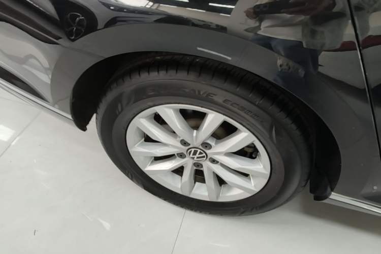 Used Volkswagen Magotan 2020 280TSI DSG Comfort Edition Right Rear Wheel Hub