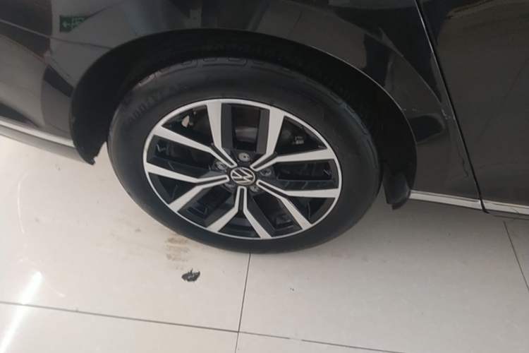 Used Volkswagen Magotan 2020 280TSI DSG Comfort Edition Right Rear Wheel Hub