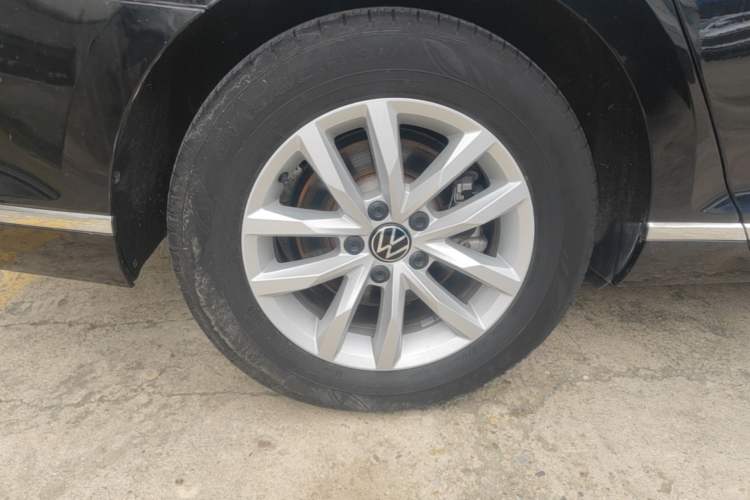 Used Volkswagen Magotan 2020 280TSI DSG Comfort Edition Right Rear Wheel Hub
