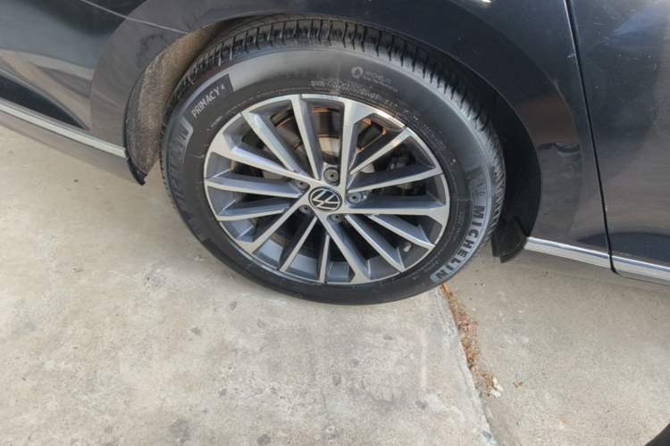 Used Volkswagen Magotan 2020 330TSI DSG Luxury Edition Right Rear Wheel Hub