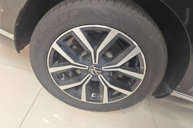 Used Volkswagen Magotan 2020 330TSI DSG Leading Model Right Rear Wheel Hub