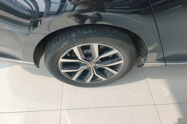 Used Volkswagen Magotan 2020 330TSI DSG Leading Model Right Rear Wheel Hub