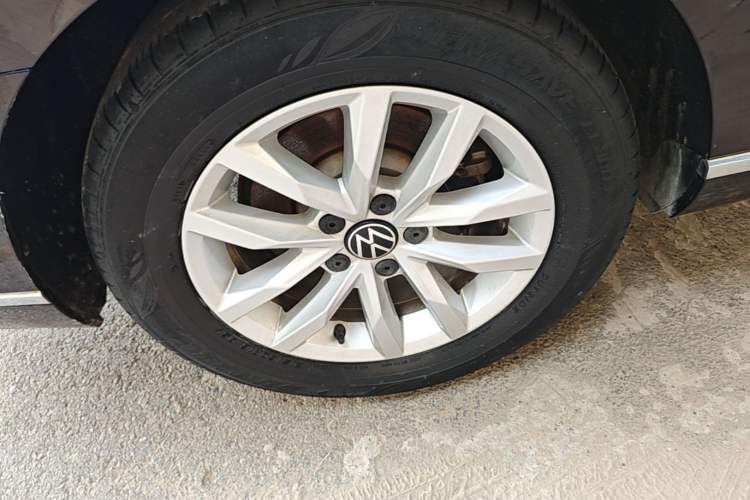 Used Volkswagen Magotan 2020 280TSI DSG Comfort Edition Right Rear Wheel Hub