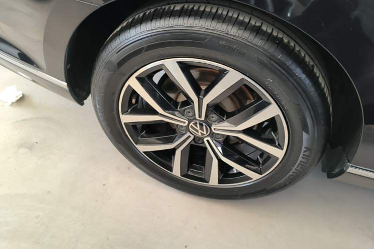 Used Volkswagen Magotan 2020 330TSI DSG Leading Model Right Rear Wheel Hub