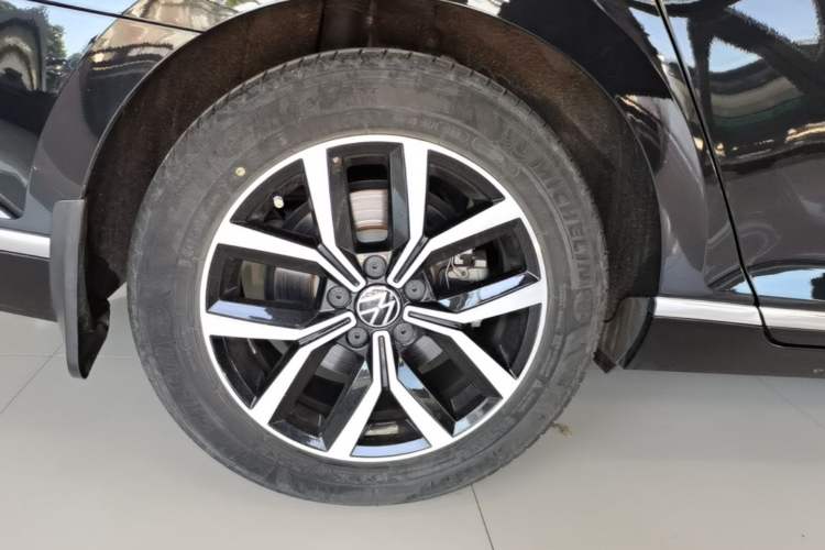 Used Volkswagen Magotan 2020 330TSI DSG Leading Model Right Rear Wheel Hub