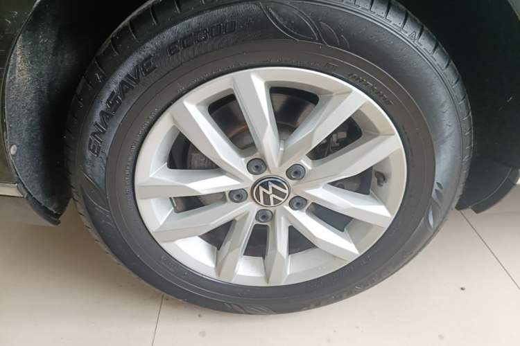 Used Volkswagen Magotan 2020 280TSI DSG Comfort Edition Right Rear Wheel Hub