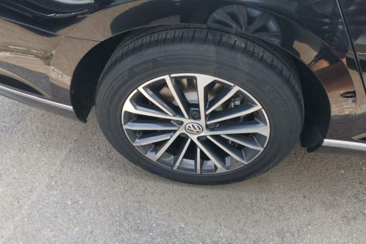 Used Volkswagen Magotan 2020 330TSI DSG Luxury Edition Right Rear Wheel Hub