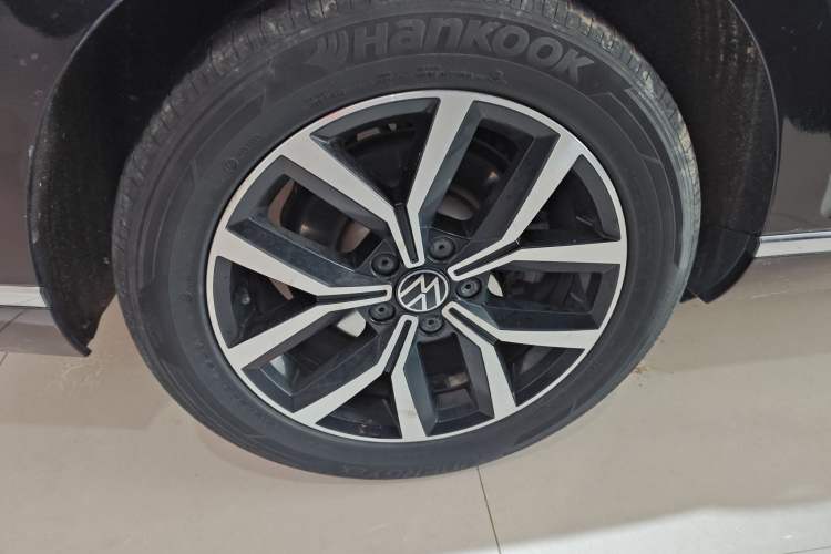 Used Volkswagen Magotan 2020 330TSI DSG Leading Model Right Rear Wheel Hub