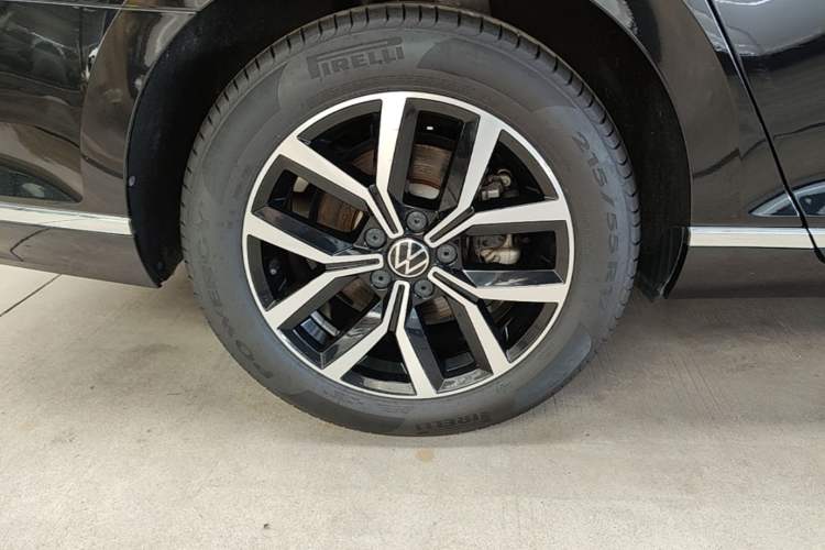 Used Volkswagen Magotan 2020 330TSI DSG Leading Model Right Rear Wheel Hub