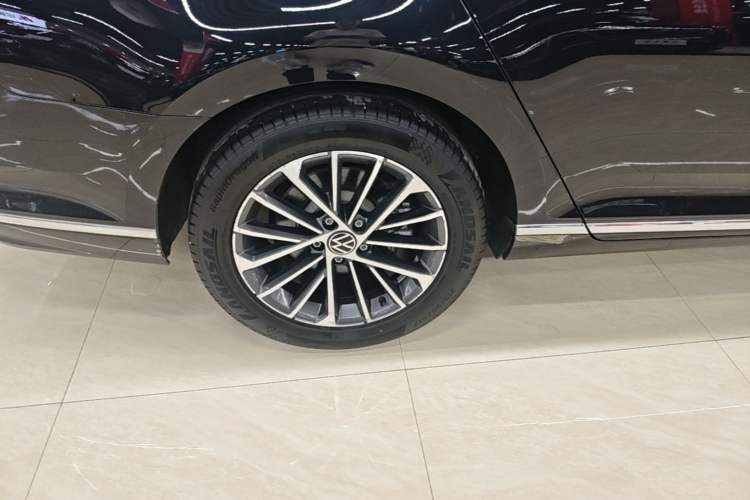 Used Volkswagen Magotan 2020 330TSI DSG Luxury Edition Right Rear Wheel Hub