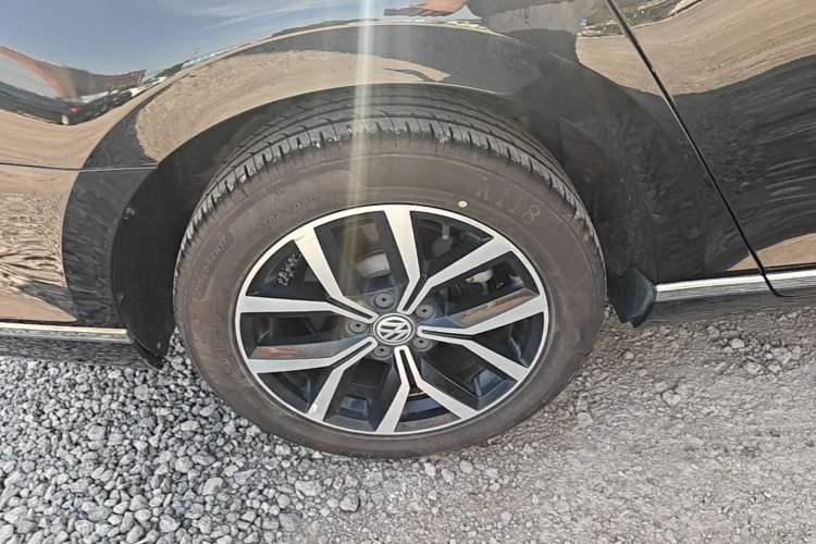 Used Volkswagen Magotan 2020 280TSI DSG Leading Edition Right Rear Wheel Hub