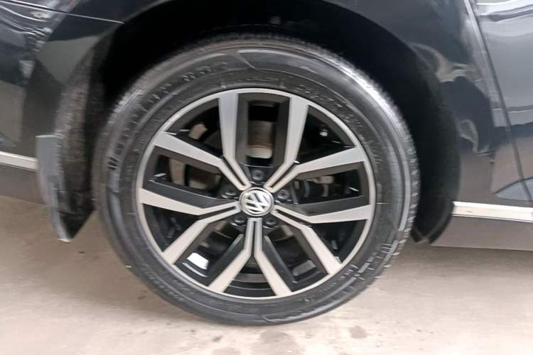 Used Volkswagen Magotan 2020 330TSI DSG Leading Model Right Rear Wheel Hub