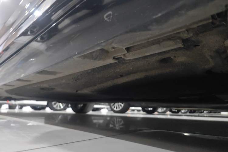 Used Volkswagen Magotan 2020 330TSI DSG Leading Model Right Side Sill