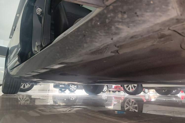 Used Volkswagen Magotan 2020 280TSI DSG Comfort Edition Right Side Sill