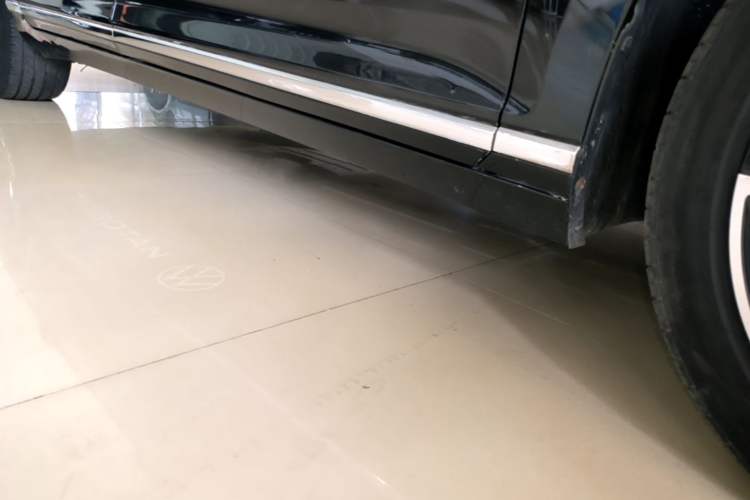 Used Volkswagen Magotan 2020 330TSI DSG Luxury Edition Right Side Sill