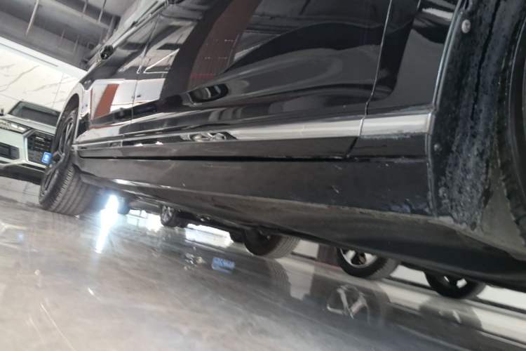 Used Volkswagen Magotan 2020 330TSI DSG Leading Model Right Side Sill