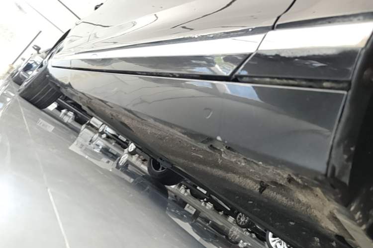 Used Volkswagen Magotan 2020 330TSI DSG Leading Model Right Side Sill