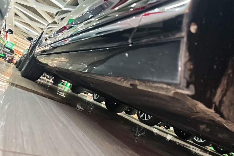 Used Volkswagen Magotan 2020 330TSI DSG Luxury Edition Right Side Sill