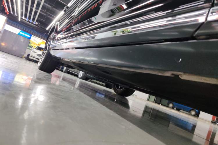 Used Volkswagen Magotan 2020 330TSI DSG Leading Model Right Side Sill