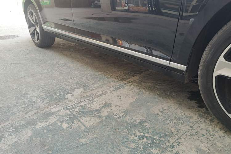 Used Volkswagen Magotan 2020 330TSI DSG Luxury Edition Right Side Sill
