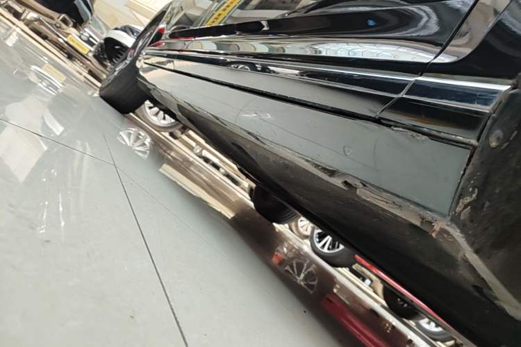 Used Volkswagen Magotan 2020 330TSI DSG Leading Model Right Side Sill