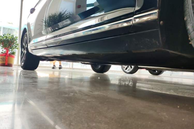 Used Volkswagen Magotan 2020 330TSI DSG Leading Model Right Side Sill
