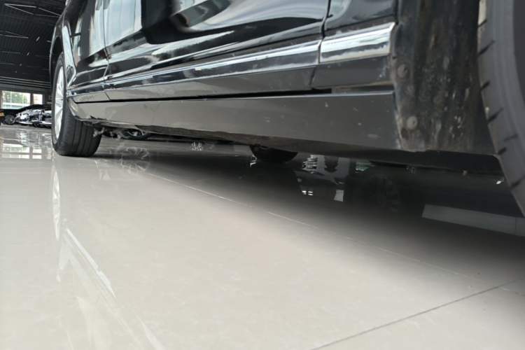 Used Volkswagen Magotan 2020 280TSI DSG Comfort Edition Right Side Sill