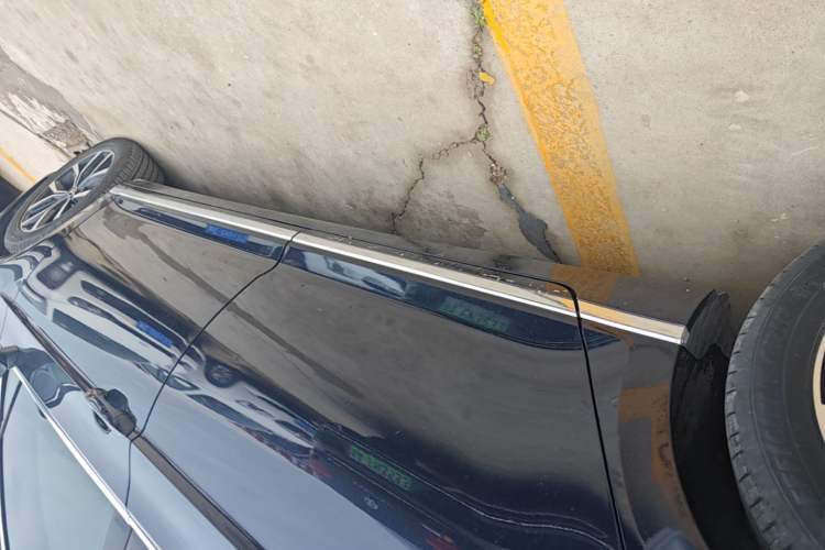 Used Volkswagen Magotan 2020 330TSI DSG Leading Model Right Side Sill