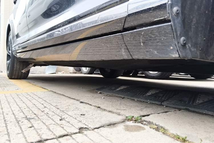Used Volkswagen Magotan 2020 330TSI DSG Luxury Edition Right Side Sill