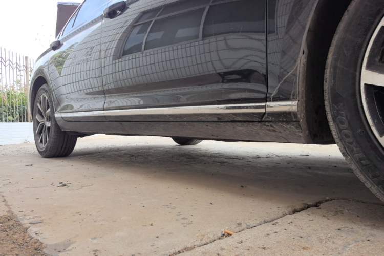 Used Volkswagen Magotan 2020 330TSI DSG Leading Model Right Side Sill