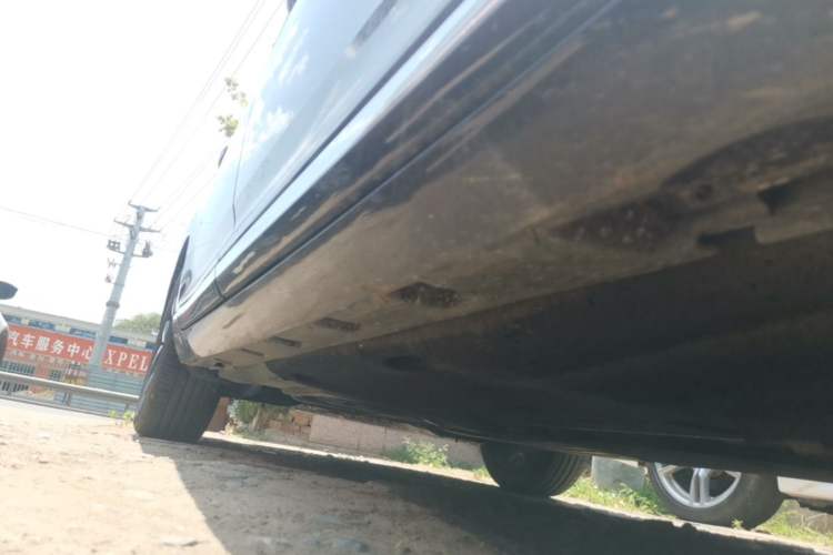 Used Volkswagen Magotan 2020 280TSI DSG Comfort Edition Right Side Sill