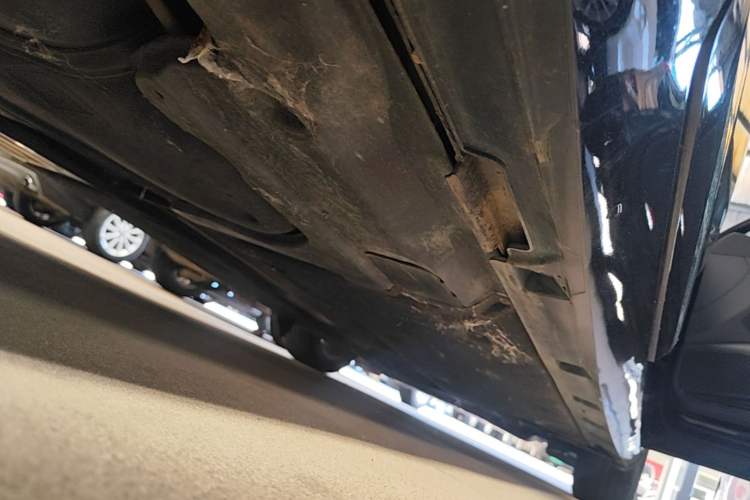 Used Volkswagen Magotan 2020 330TSI DSG Leading Model Right Side Sill