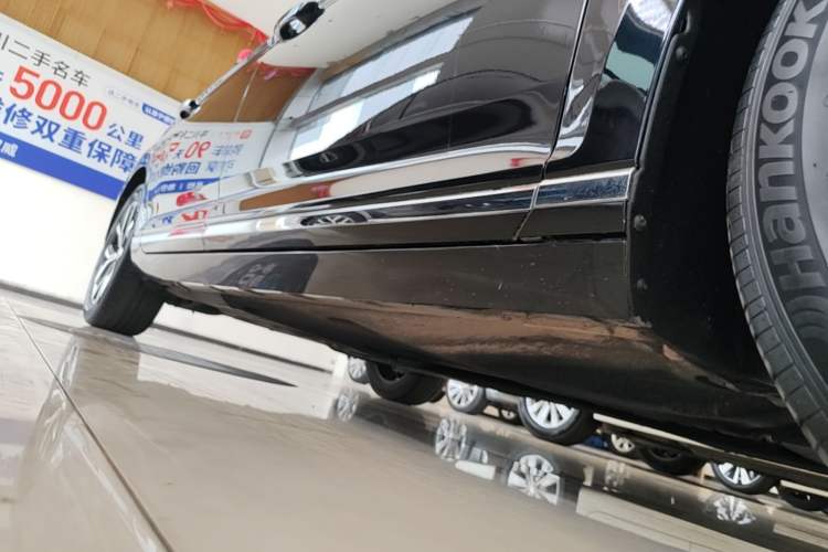 Used Volkswagen Magotan 2020 330TSI DSG Leading Model Right Side Sill