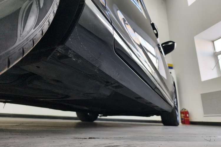 Used Volkswagen Magotan 2020 330TSI DSG Leading Model Right Side Sill