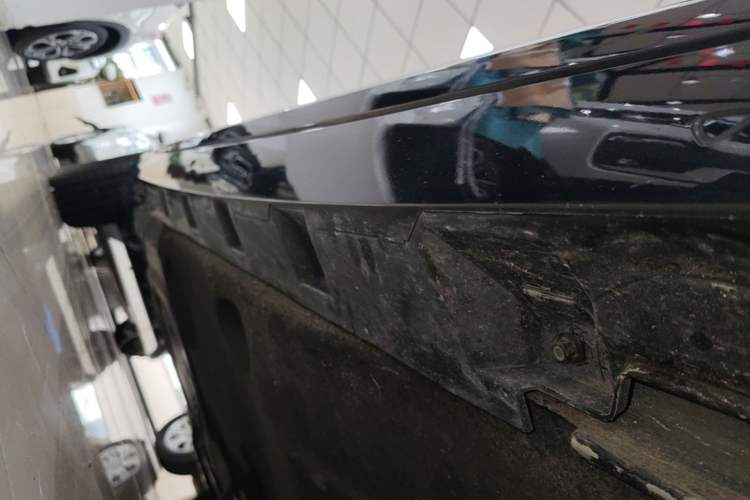 Used Volkswagen Magotan 2020 280TSI DSG Comfort Edition Right Side Sill
