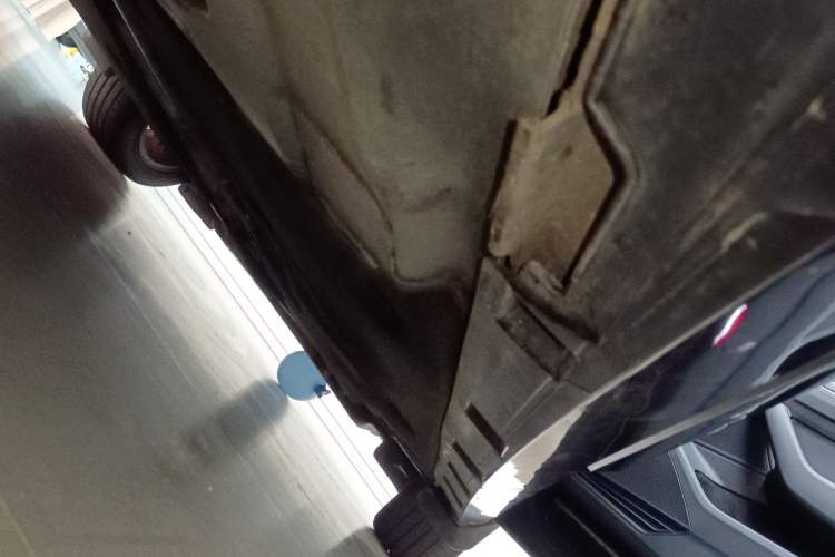 Used Volkswagen Magotan 2020 330TSI DSG Leading Model Right Side Sill