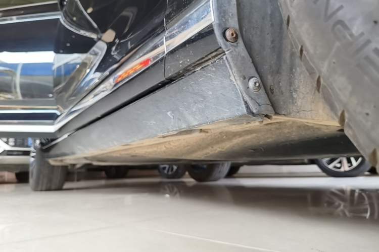 Used Volkswagen Magotan 2020 330TSI DSG Leading Model Right Side Sill