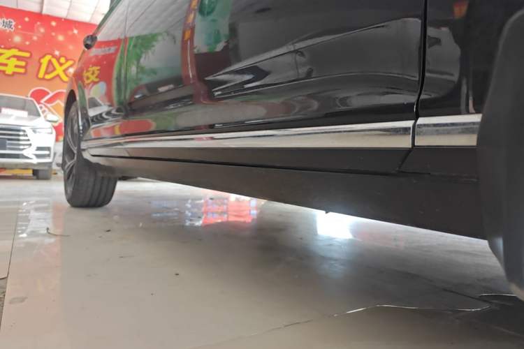 Used Volkswagen Magotan 2020 330TSI DSG Luxury Edition Right Side Sill