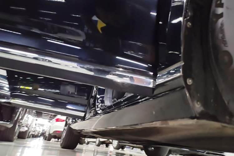 Used Volkswagen Magotan 2020 280TSI DSG Comfort Edition Right Side Sill